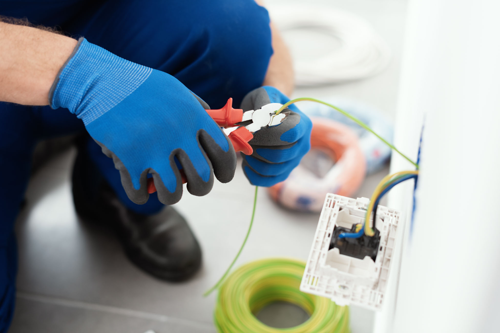 A leaky faucet, choose WyattWorks for your plumbing company in Cleveland. 